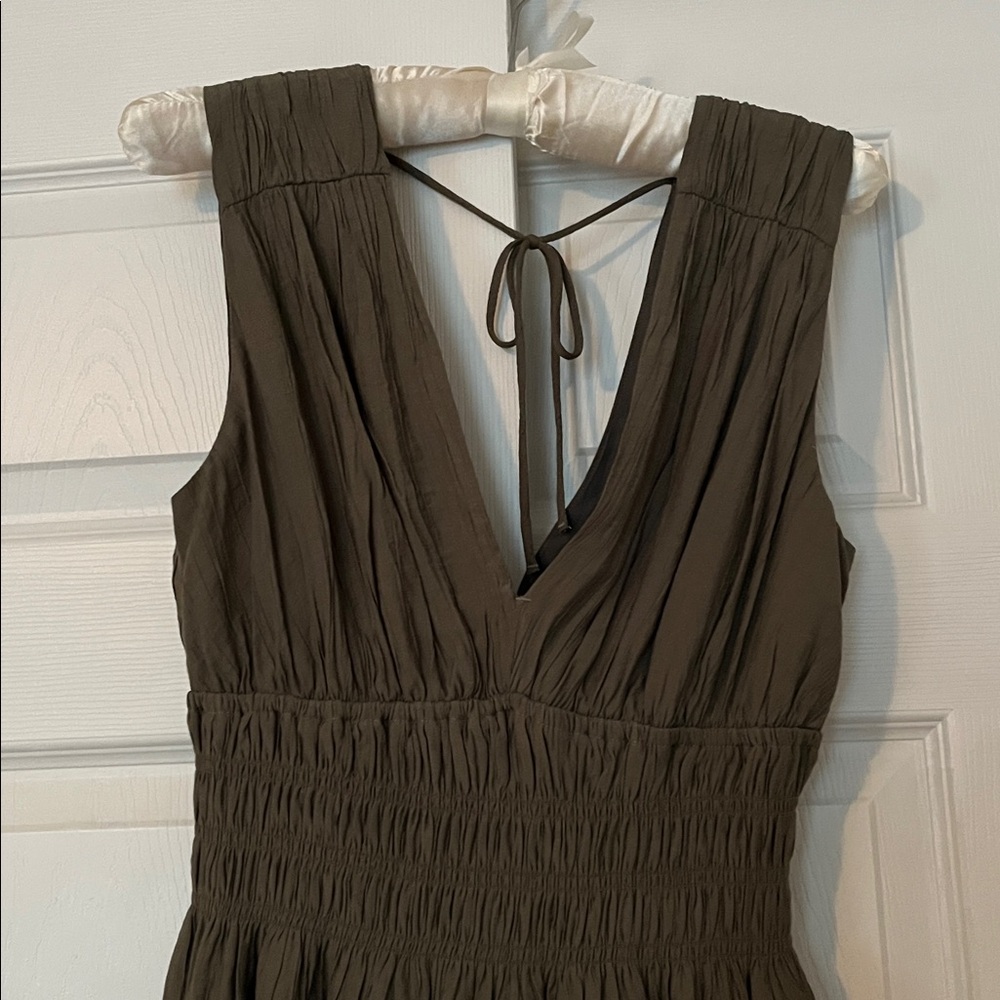 Abercrombie & Fitch Women's Smocked Plunge Crinkle Mini Dress - Small Tall - Picture 3 of 10